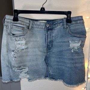 RIPPED RAW HEM DENIM SKIRT